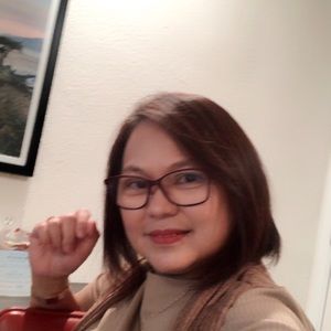 Meet your Posher, Leonor